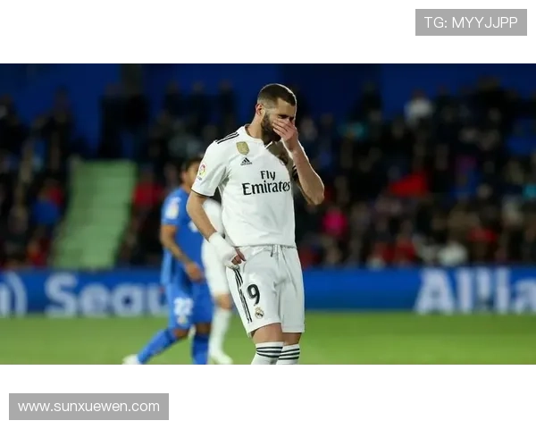 本泽马牵制策应与空间创造价值解析